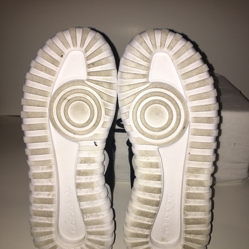 Adidas - Picture 3 of 5